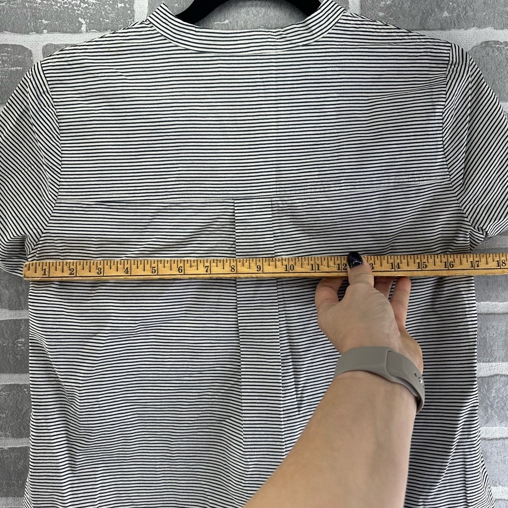 Tory Burch black and white striped‎ top size 4 - Picture 8 of 8